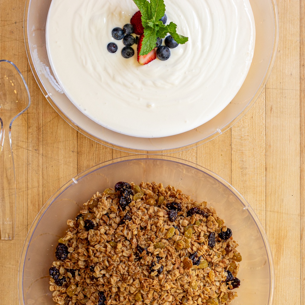 Yogurt & Granola